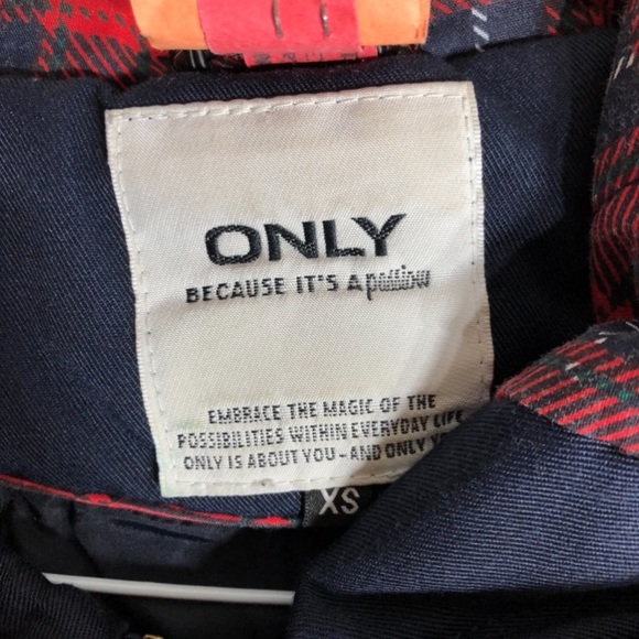 Only Never worn Jacket - Picture 3 of 7